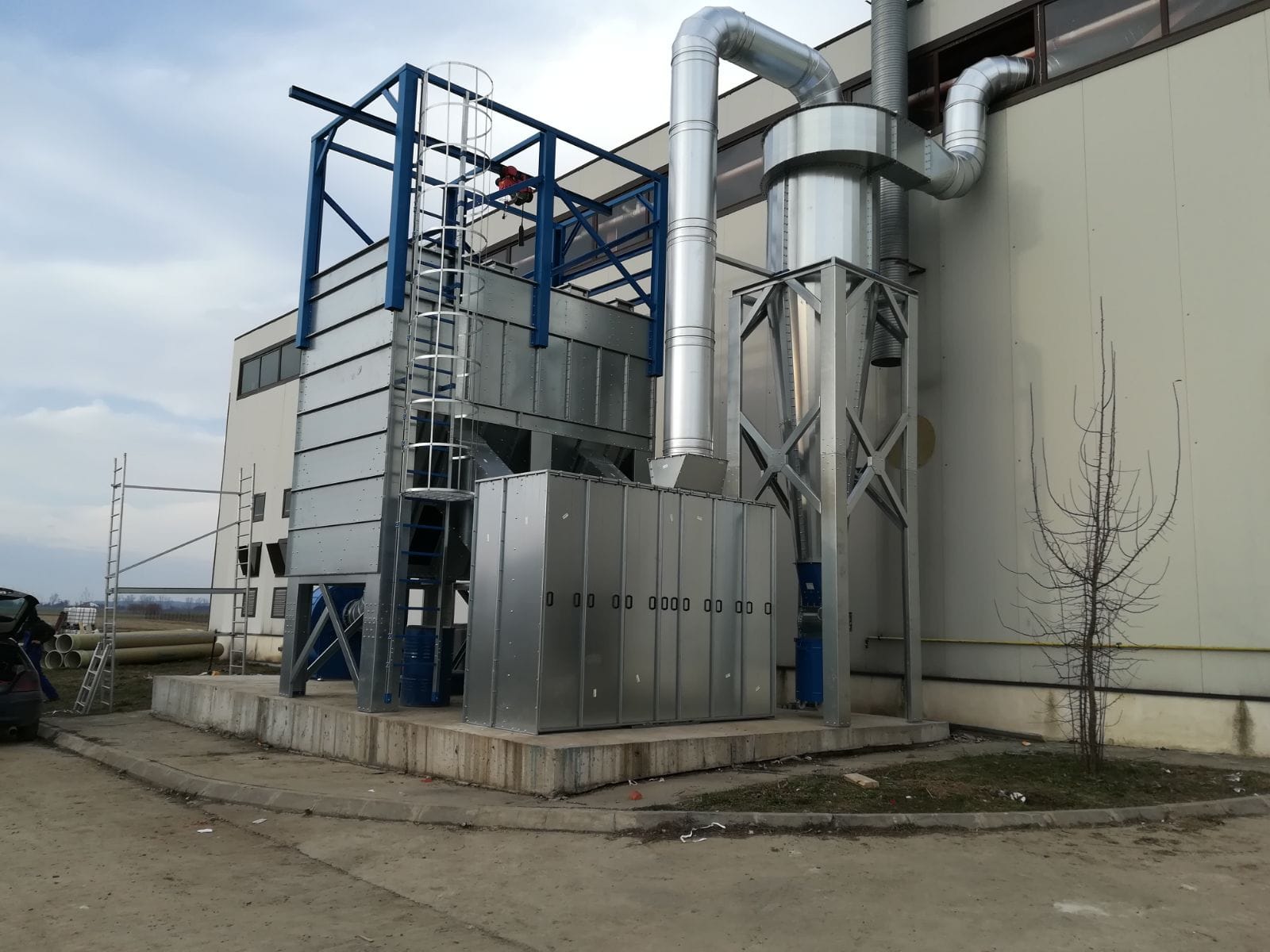 Industrial ALWO activated-carbon filtration system for VOCs and odour control