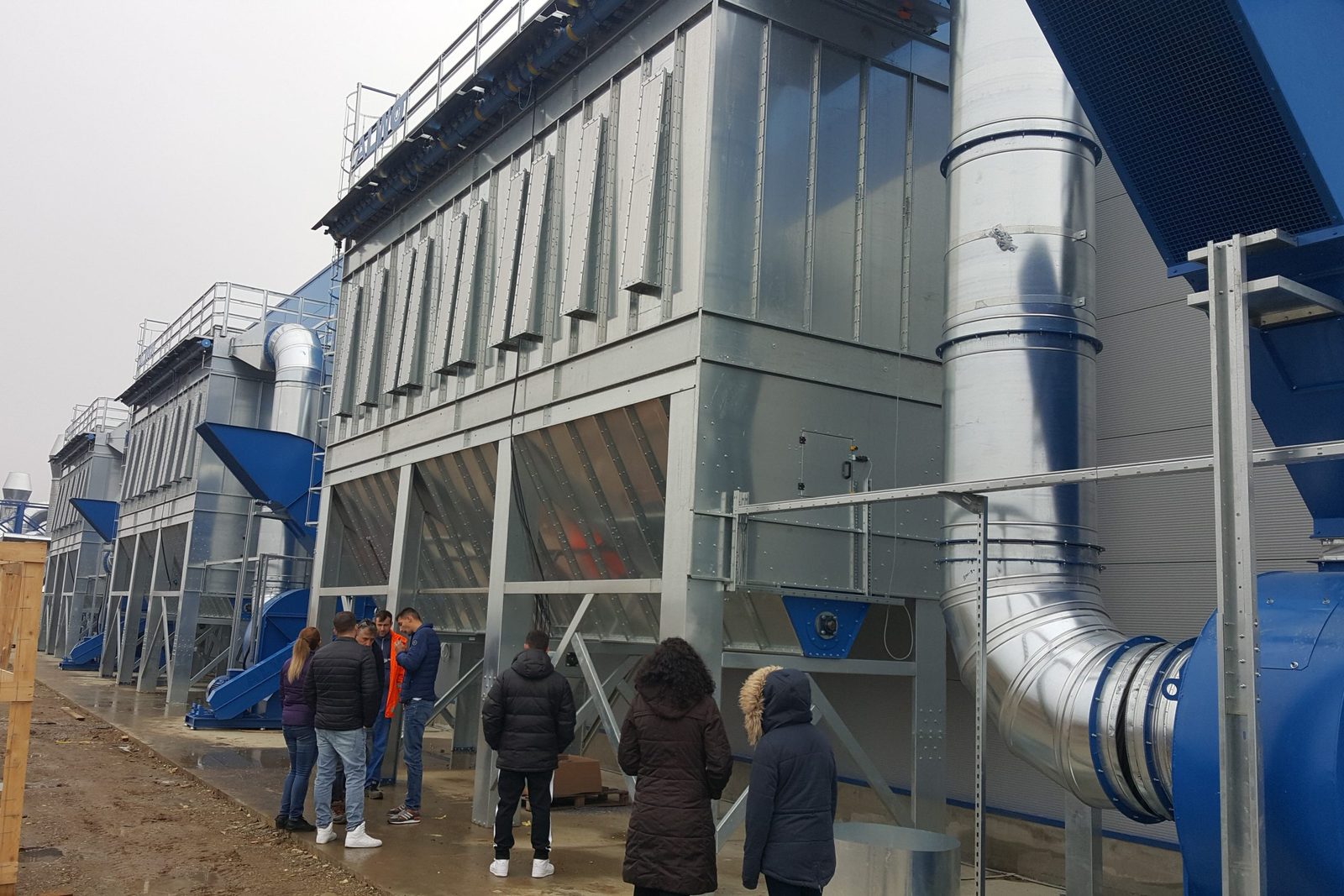Multiple ALWO SFPJ centralised baghouse units installed outdoors