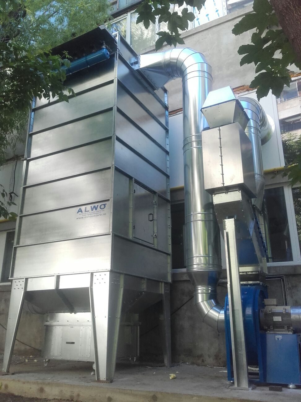 Overview of an outdoor ALWO SFPJ baghouse installation