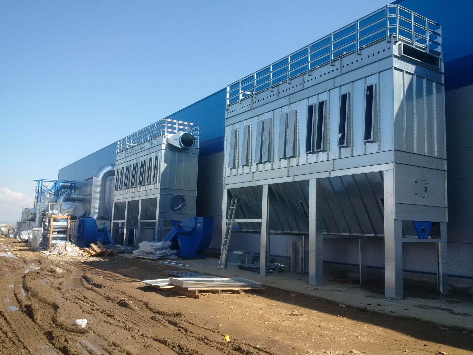 Multiple ALWO SFPJ baghouse units during installation